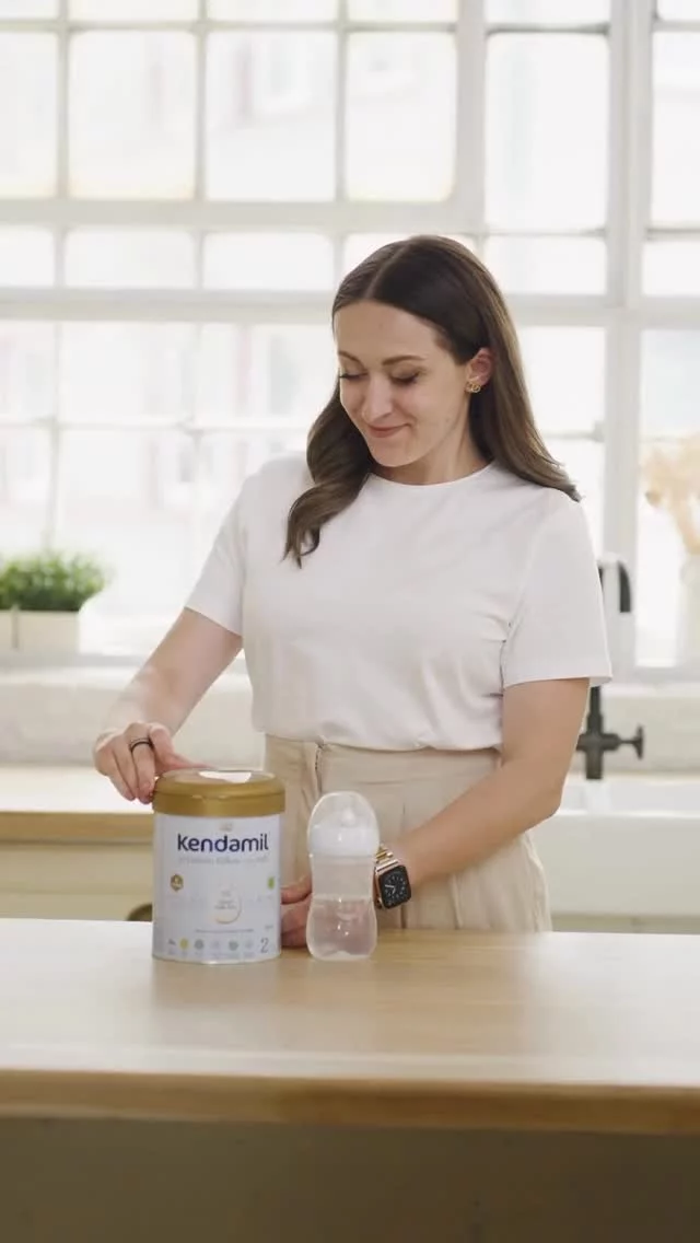 Bezpečí vašeho miminka je pro nás vždy na prvním místě. A když jde o výživu těch nejmenších, není prostor na kompromisy. 💜

🥛 Pečlivě volené suroviny
🔍 Důsledně hlídané procesy
👥 Tým odborníků s více než 30 lety zkušeností v oblasti bezpečnosti kojenecké výživy

Jsme tu pro vás i vaše miminko. S péčí, odborností a srdcem. NAPLNO.

Děkujeme, že nám důvěřujete. 🫶
Tým Kendamil CZ&SK